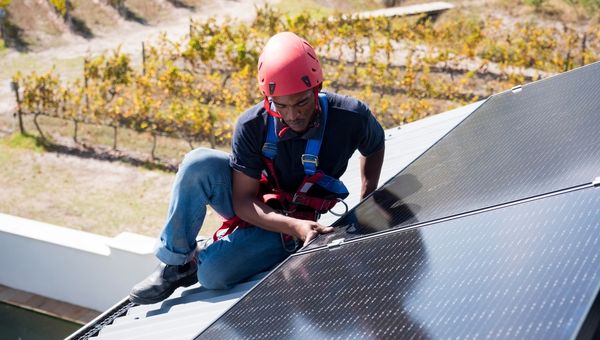 EverBright Solar Lawsuit: Consumer Complaints & Solar Disputes